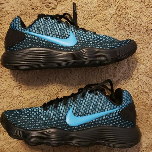 New Nike 2017 Low Basketball Shoe Black

 ￼ - Picture 2 of 2